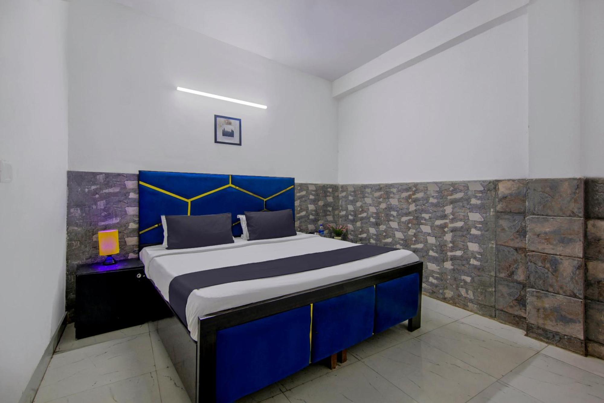 Hotel O Relax Inn Нью-Дели Экстерьер фото