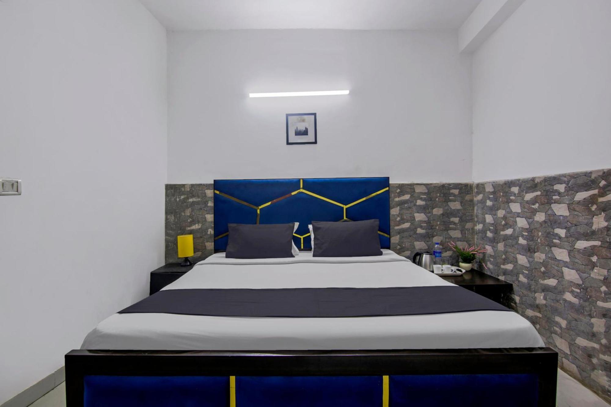 Hotel O Relax Inn Нью-Дели Экстерьер фото