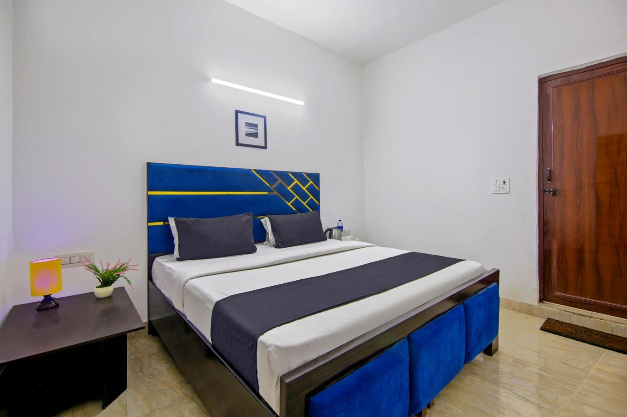 Hotel O Relax Inn Нью-Дели Экстерьер фото