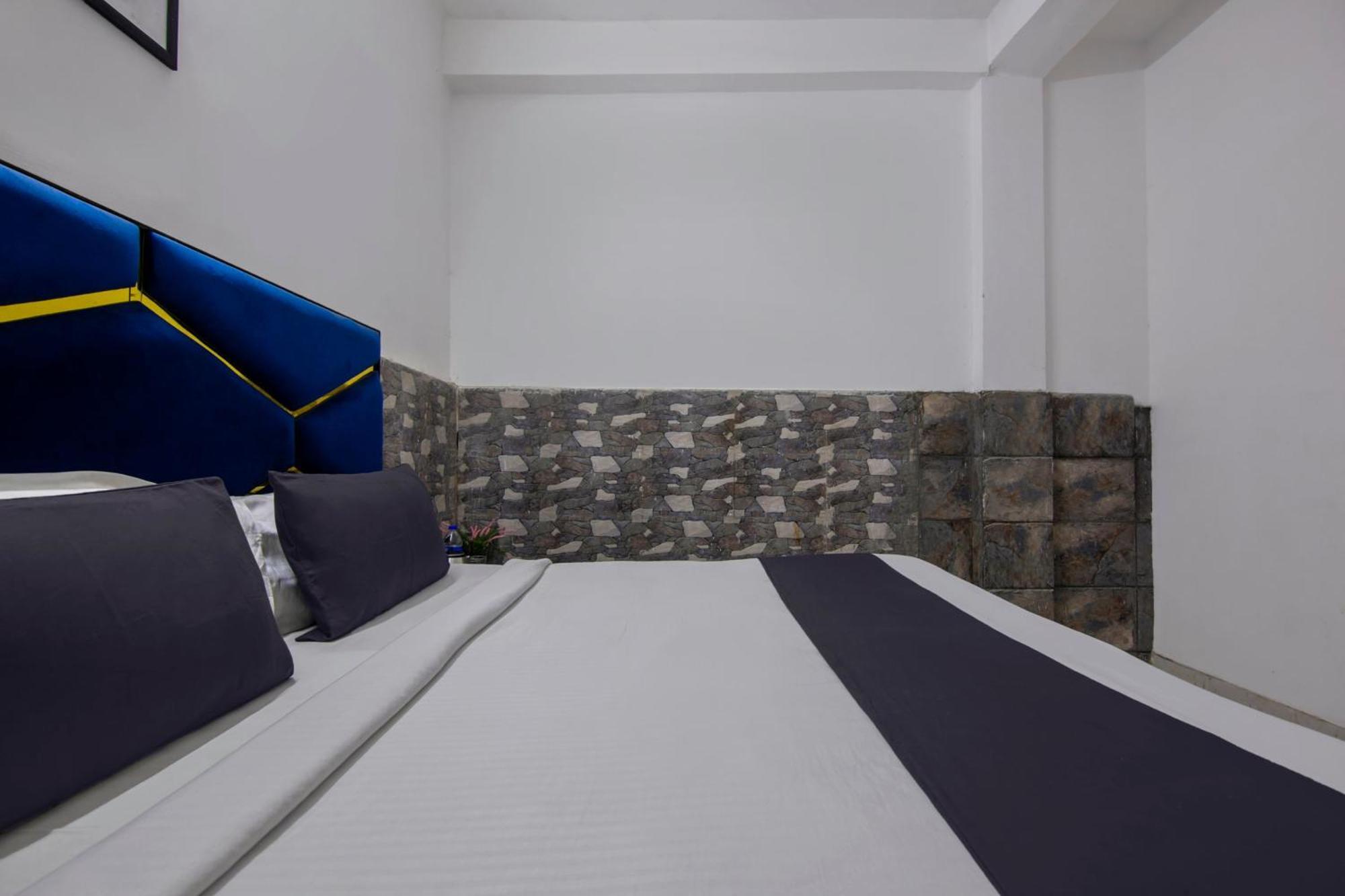 Hotel O Relax Inn Нью-Дели Экстерьер фото